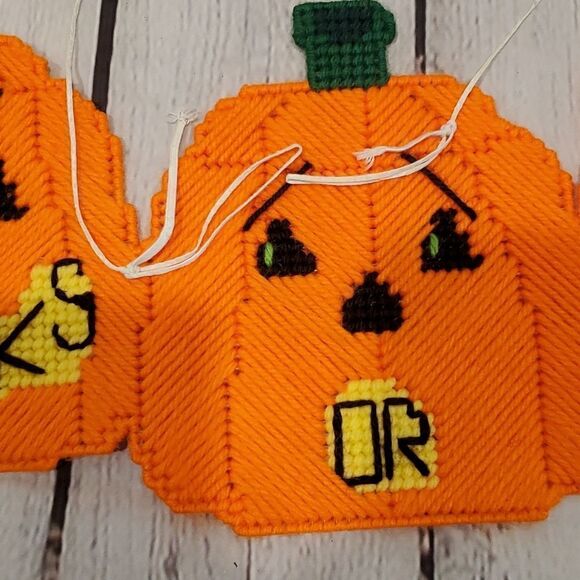 Vintage handmade pumpkin decor - Picture 3 of 3